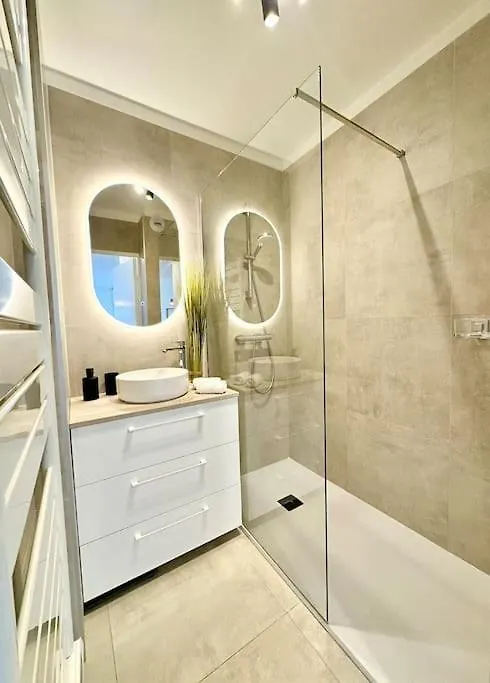 Charmant 2P Avec Piscine Et Parking - Antibes Apartmán